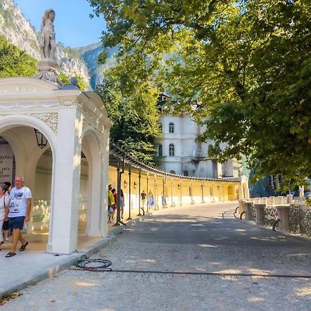Apartament Nectaria Băile Herculane エクステリア 写真